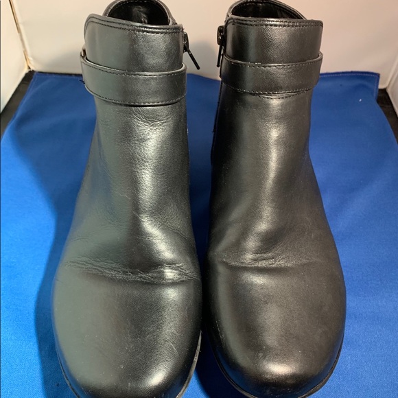 naturalizer colette bootie